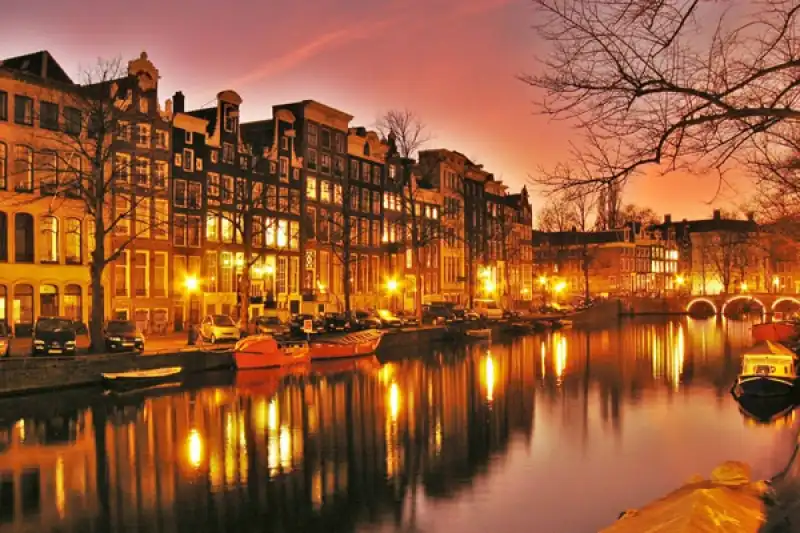 3238_amsterdam1-8581-1381733381