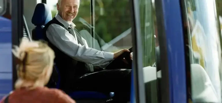 Kết bạn với tài xế xe bus khi đi du học Nga là một trong những ý tưởng tuyệt vời!