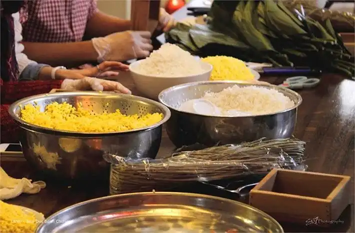 Chạnh lòng tết xa nhà của du học sinh Nga 2 du-hoc-sinh-viet-don-tet-am-ap-tren-dat-phap-0