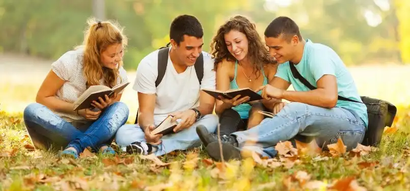 Kết bạn với người Nga và duy trì mối quan hệ với họ không chỉ giúp bạn hòa nhập nhanh chóng mà còn mở ra nhiều cơ hội học hỏi và phát triển