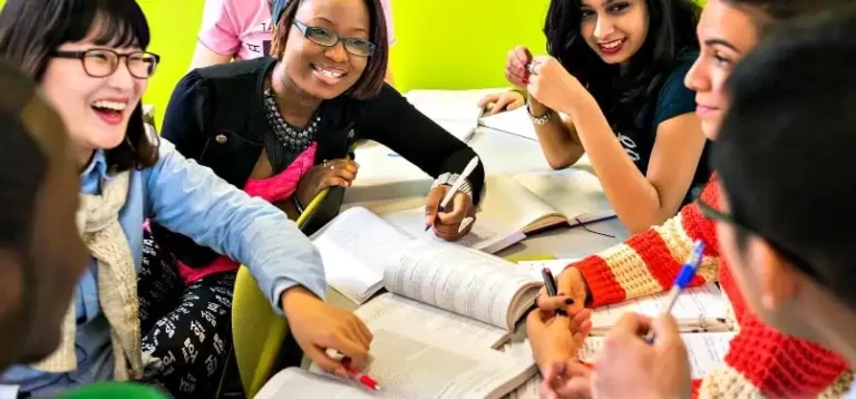 Các hoạt động kỷ niệm Ngày các Đội sinh viên Nga 2024 19 international students min