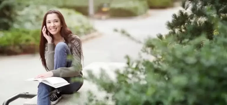 student on the phone min