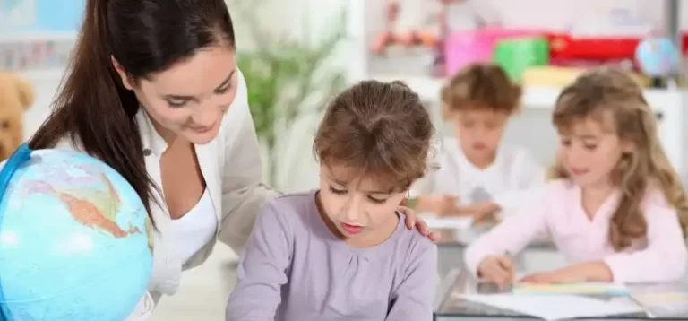 Ngành Sư phạm tại Nga không chỉ là cơ hội để truyền đạt kiến thức và kỹ năng, mà còn là cánh cửa mở ra những khám phá mới trong lĩnh vực giáo dục