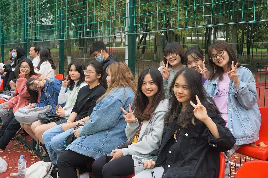 Giải bóng đá Trường Đại học Kinh tế quốc dân Plekhanov 2 giai bong da truong dai hoc kinh te quoc dan plekhanov 01 min