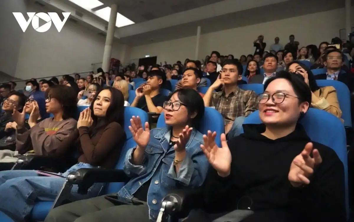 Chung kết cuộc thi “Giai điệu Thanh niên” tại Liên bang Nga 2 Các tiết mục được sự ủng hộ nhiệt tình từ khán giả