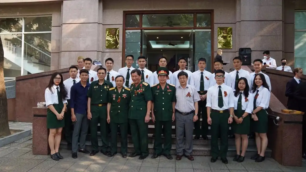 dai su quan lien bang nga to chuc le tuong niem trung doan bat tu 02