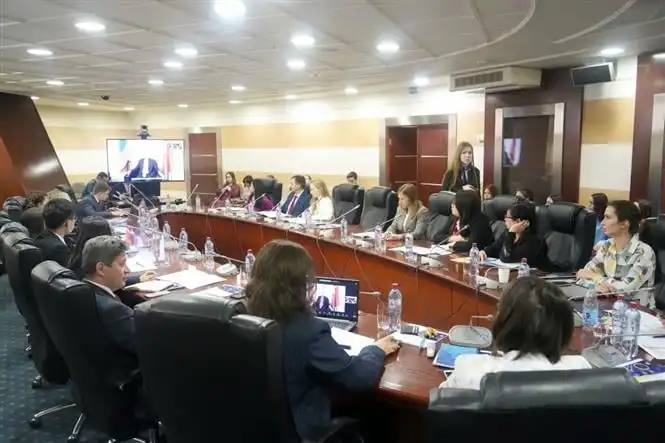 ngay viet nam tai cac trung tam dao tao viet nam hoc o lb nga 03