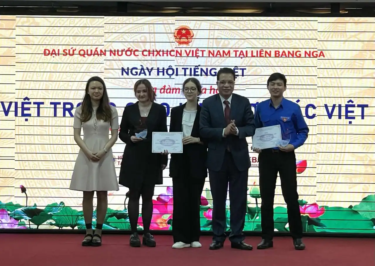 nhieu hoat dong y nghia trong ngay hoi tieng viet tai nga 02