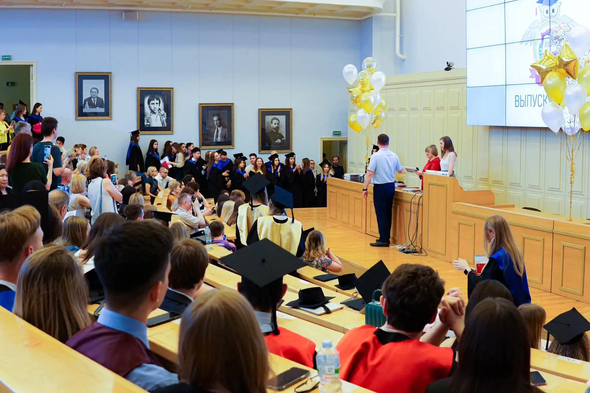Lễ tốt nghiệp đáng nhớ của sinh viên Plekhanov 2022 1 le tot nghiep cua sinh vien plekhanov 2022