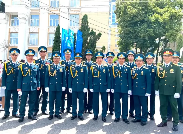 Sỹ quan Việt Nam tốt nghiệp Học viện Không quân Liên bang Nga 3 sy quan viet nam tot nghiep hoc vien khong quan lien bang nga