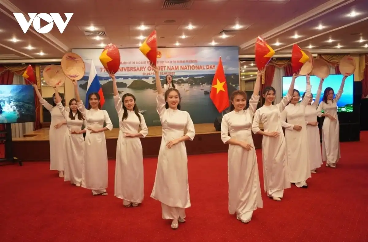 Trang trọng Lễ kỷ niệm Quốc khánh Việt Nam tại Liên bang Nga 3 trang trong le ky niem quoc khanh viet nam tai lien bang nga 03