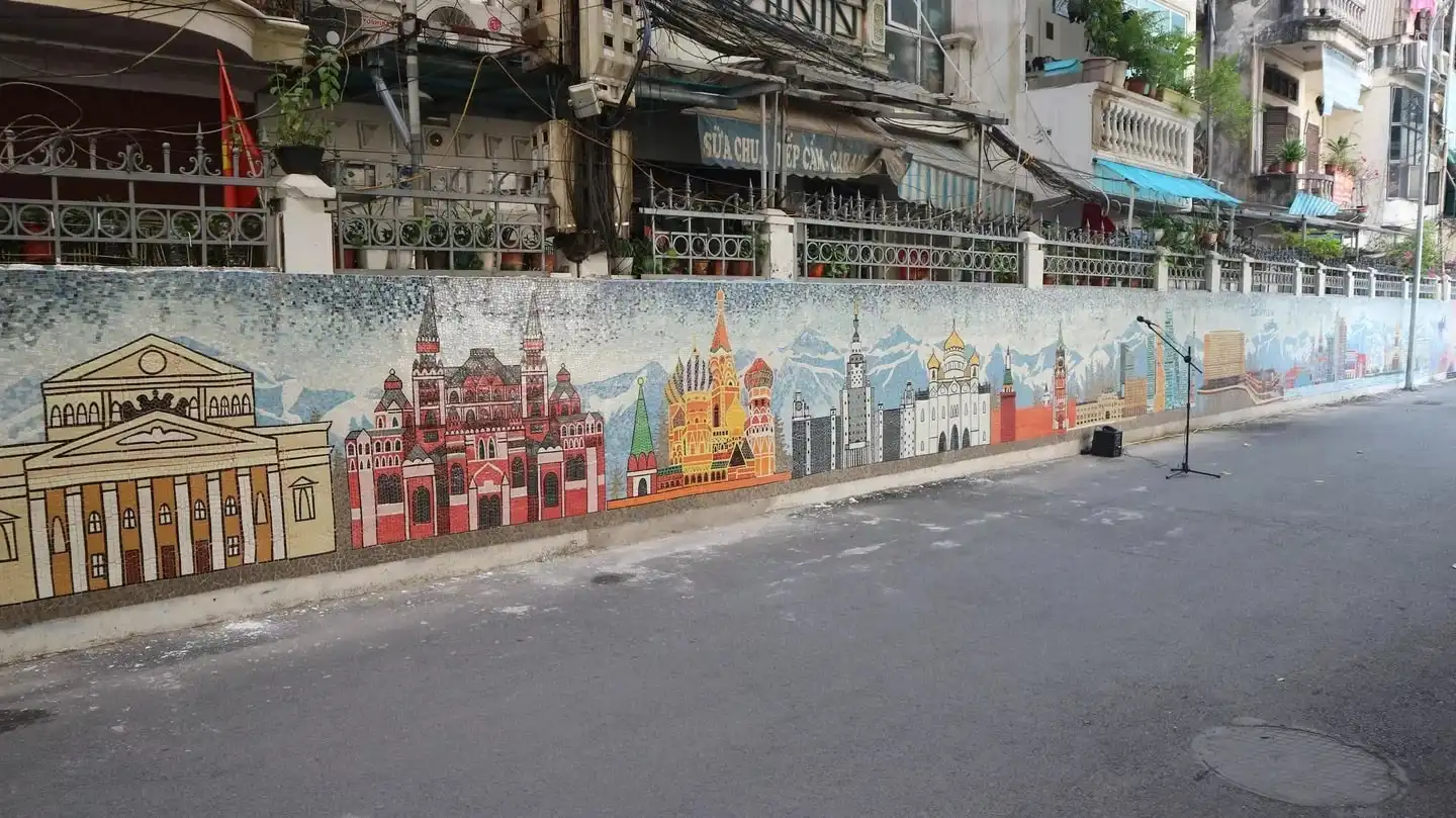 Bức tường gốm - biểu tượng mới Tình hữu nghị Nga - Việt 2 buc tuong gom bieu tuong moi tinh huu nghi nga viet 02