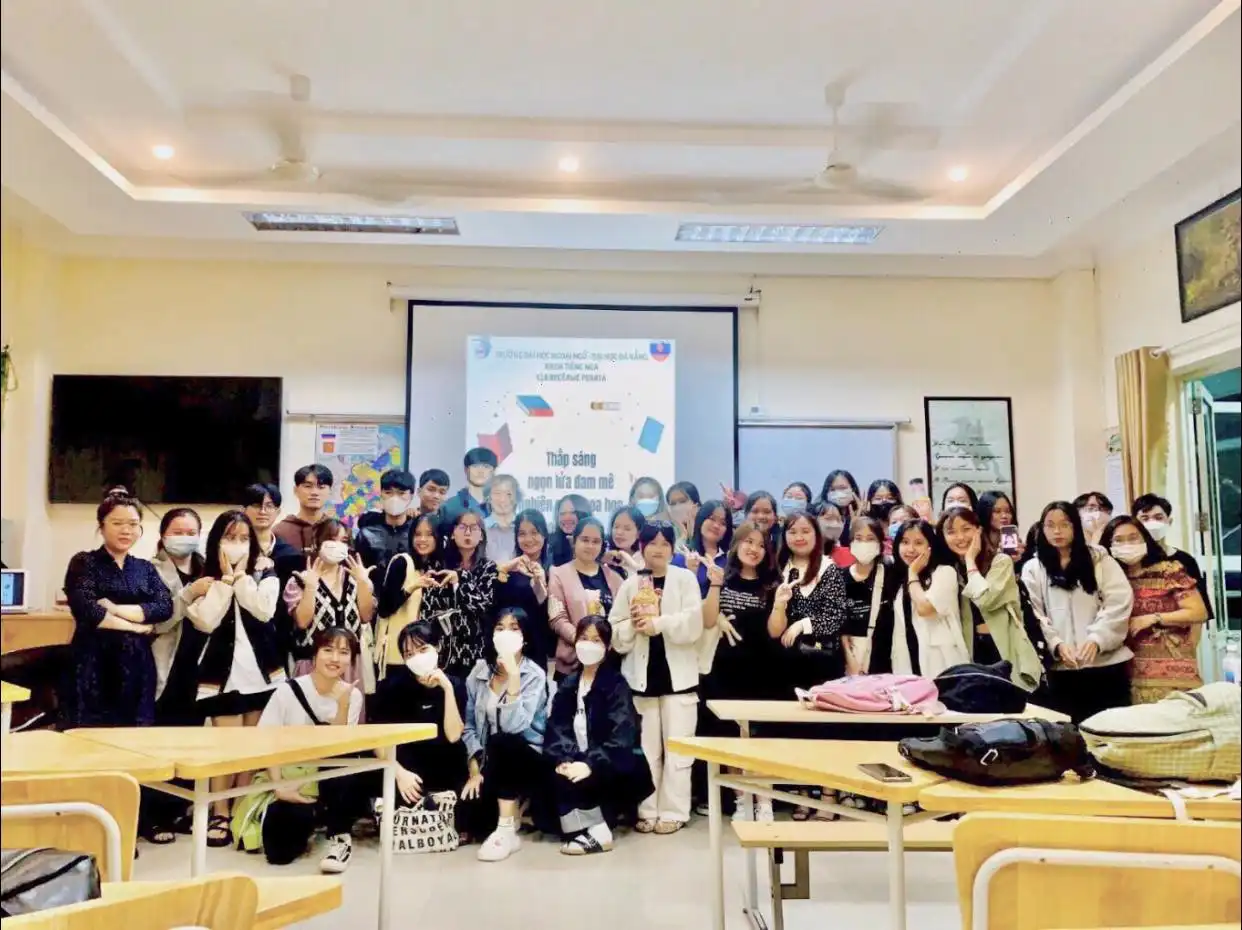 Sinh hoạt đầu năm tại CLB Весёлые Ребята, Khoa Nga ĐHNN Đà Nẵng 1 sinh hoat dau nam tai clb khoa nga dhnn da nang