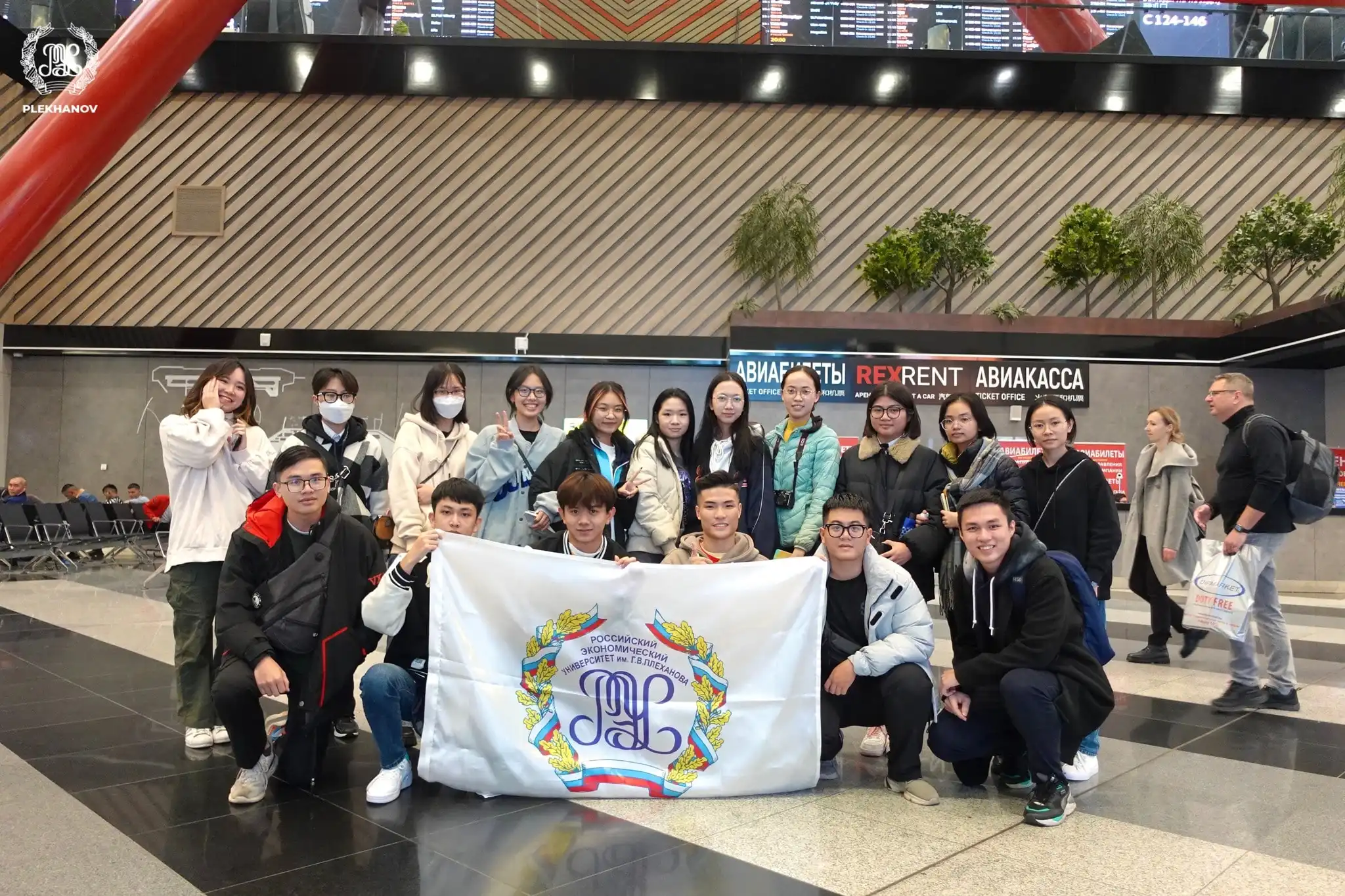 Hoạt động đón sinh viên dự bị đợt 1 tại Đại học Kinh tế Plekhanov 1 tong ket hoat dong don sinh vien du bi dot 1 tai dai hoc kinh te plekhanov