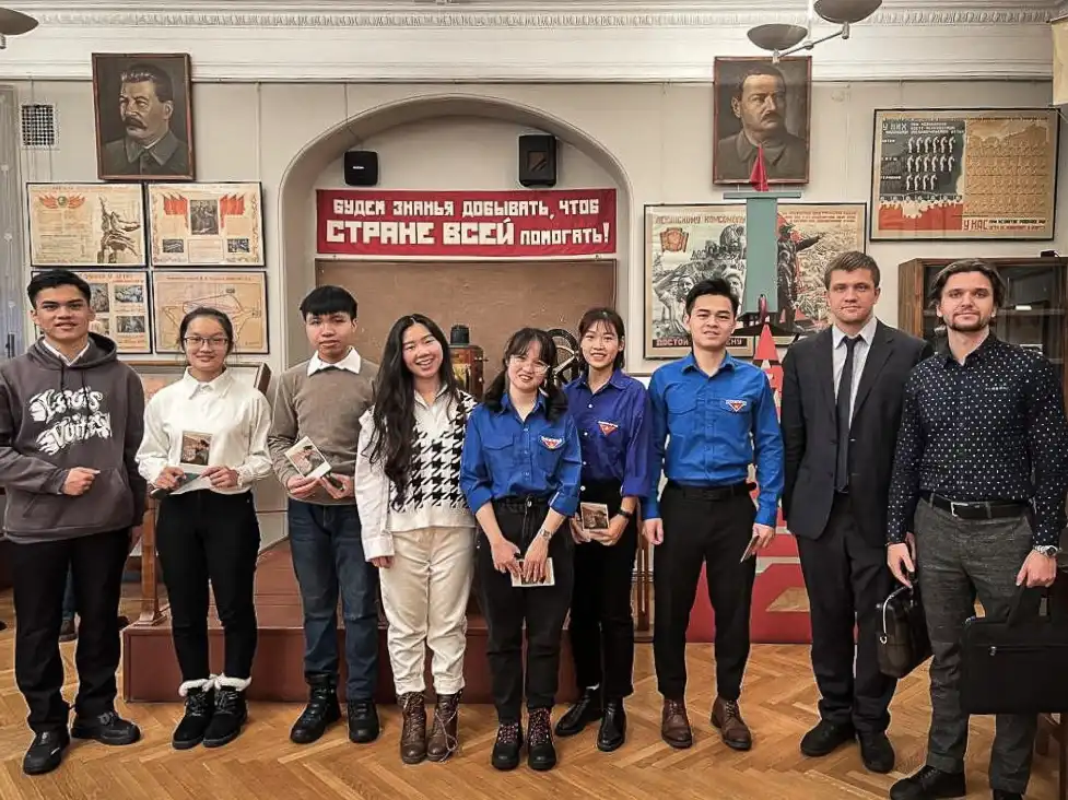 Đoàn viên St. Petersburg kỷ niệm 78 năm thành lập QĐND Việt Nam 1 doan vien st petersburg ky niem 78 nam thanh lap qdnd viet nam