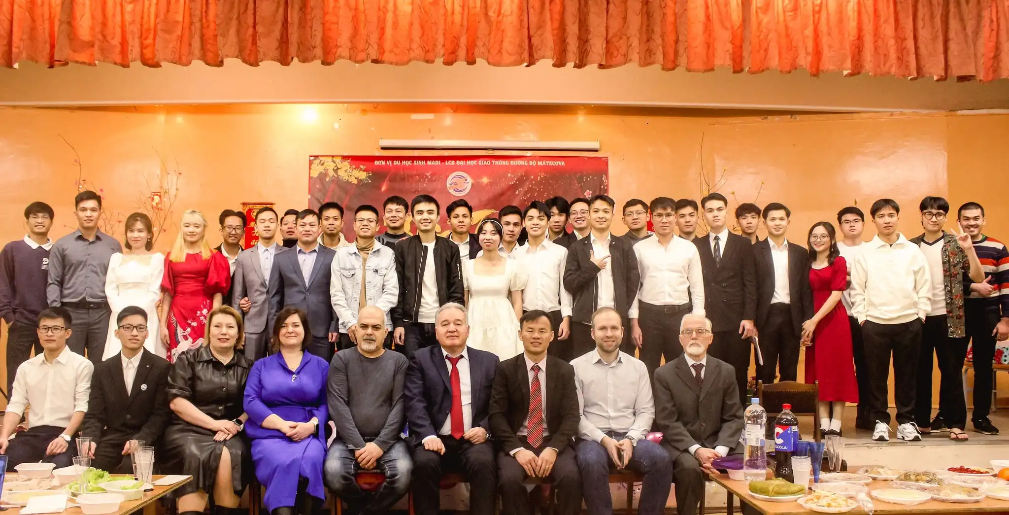 "Xuân sum vầy - Tết đông đầy" Tết Quý Mão tại MADI-KUTAFIN 1 xuan sum vay tet dong day tet quy mao tai madi kutafin