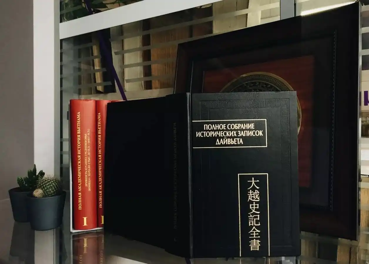 Độc giả Nga sẽ làm quen với bộ chính sử lớn nhất của Việt Nam 1 doc gia nga se lam quen voi bo chinh su lon nhat cua viet nam