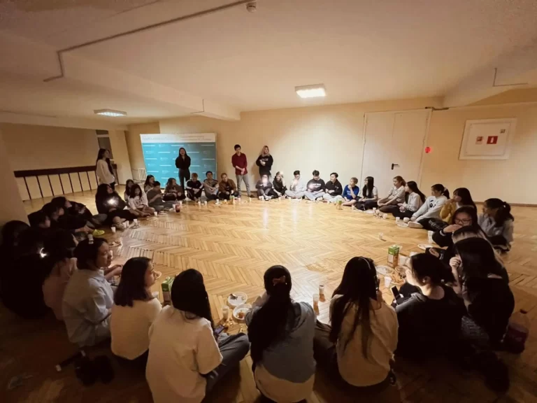 sinh vien pushkin chao mung ngay chien si bao ve to quoc 2023 Copy