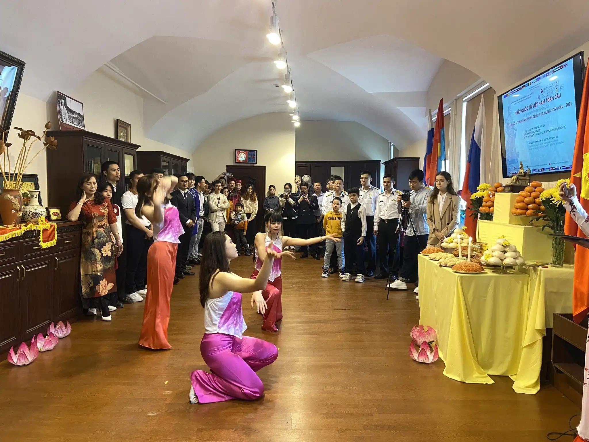 Một mùa xuân Việt Nam rực rỡ sắc màu trên đất nước Liên bang Nga 3 sinh vien saint petersburg ky niem ngay quoc to viet nam toan cau 2023