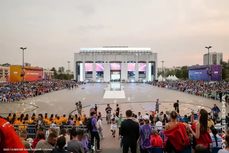 lien hoan toan nga mua xuan sinh vien nga lan thu xxxi da ket thuc