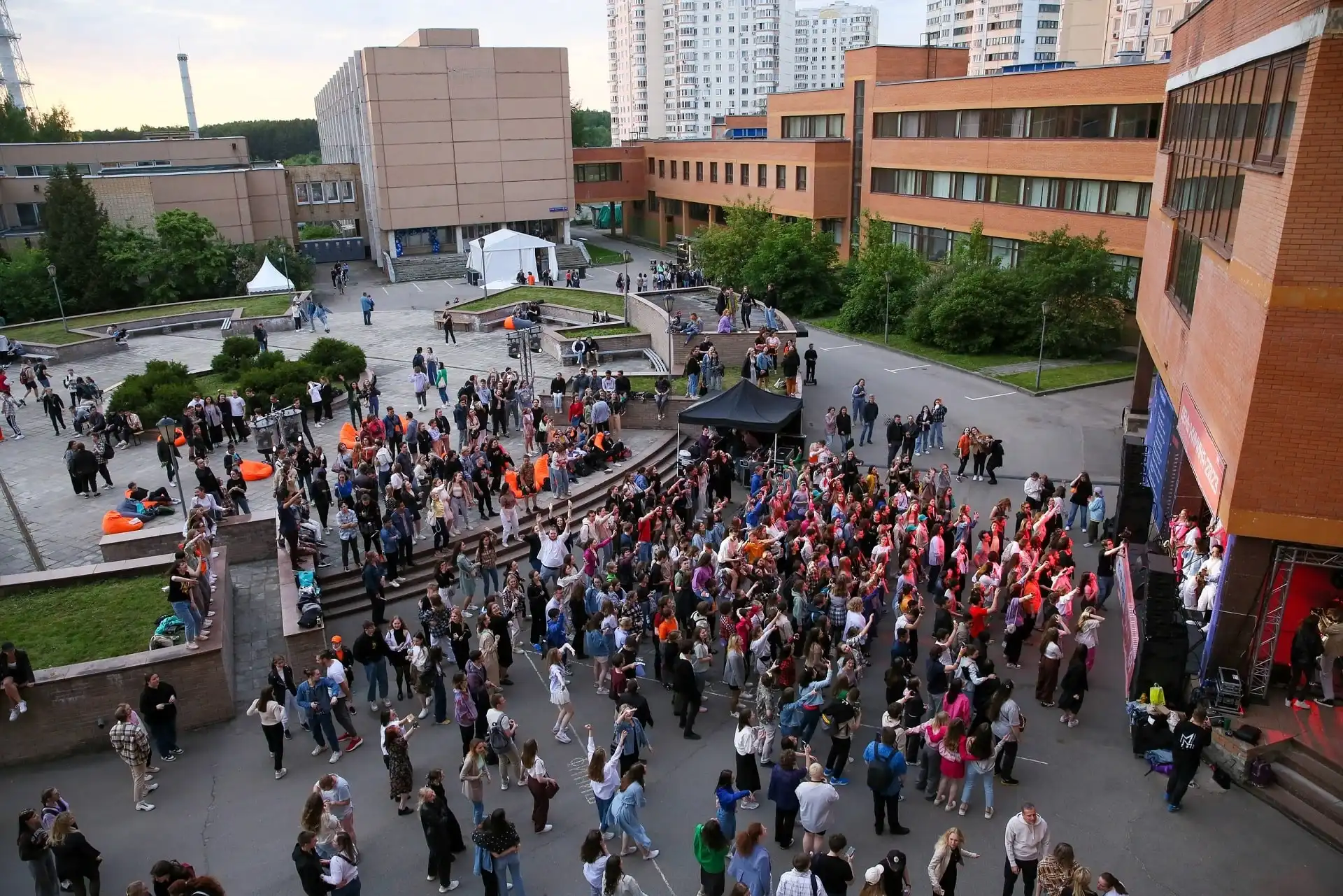 Mở đăng ký Giải đấu kỷ niệm 10 năm Olympiad Công nghệ Nga 1 recap ngay hoi hoa hoc 2023 tai dh hoa cong nghe mendeleev