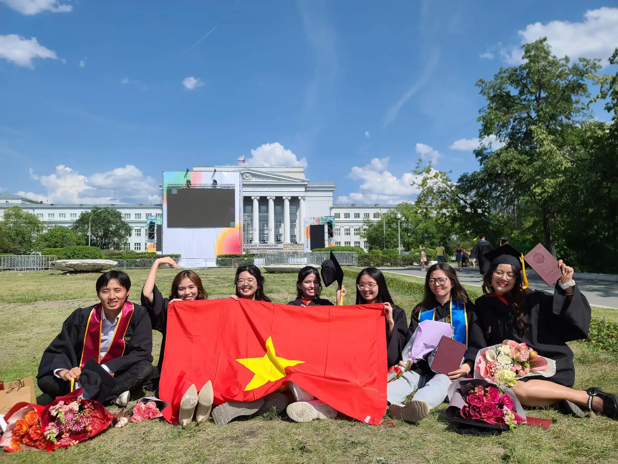Lễ tốt nghiệp 2023 của sinh viên Việt nam tại Đại học Liên bang Ural 1 le tot nghiep 2023 cua sinh vien viet nam tai dai hoc lien bang ural