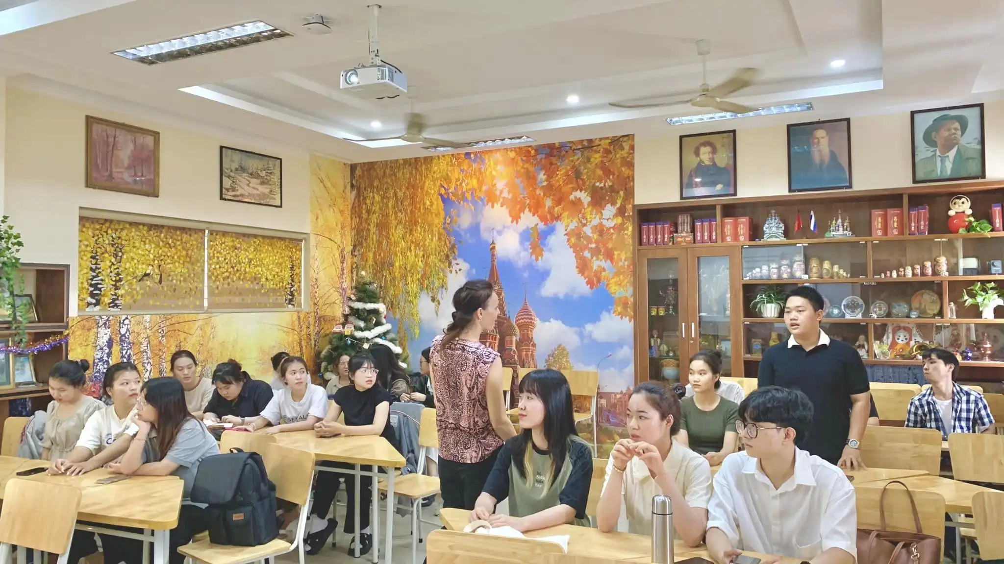 ĐHNN Đà Nẵng tổ chức ngoại khóa định kỳ về giao tiếp tiếng Nga 1 dhnn da nang to chuc ngoai khoa dinh ky ve giao tiep tieng nga