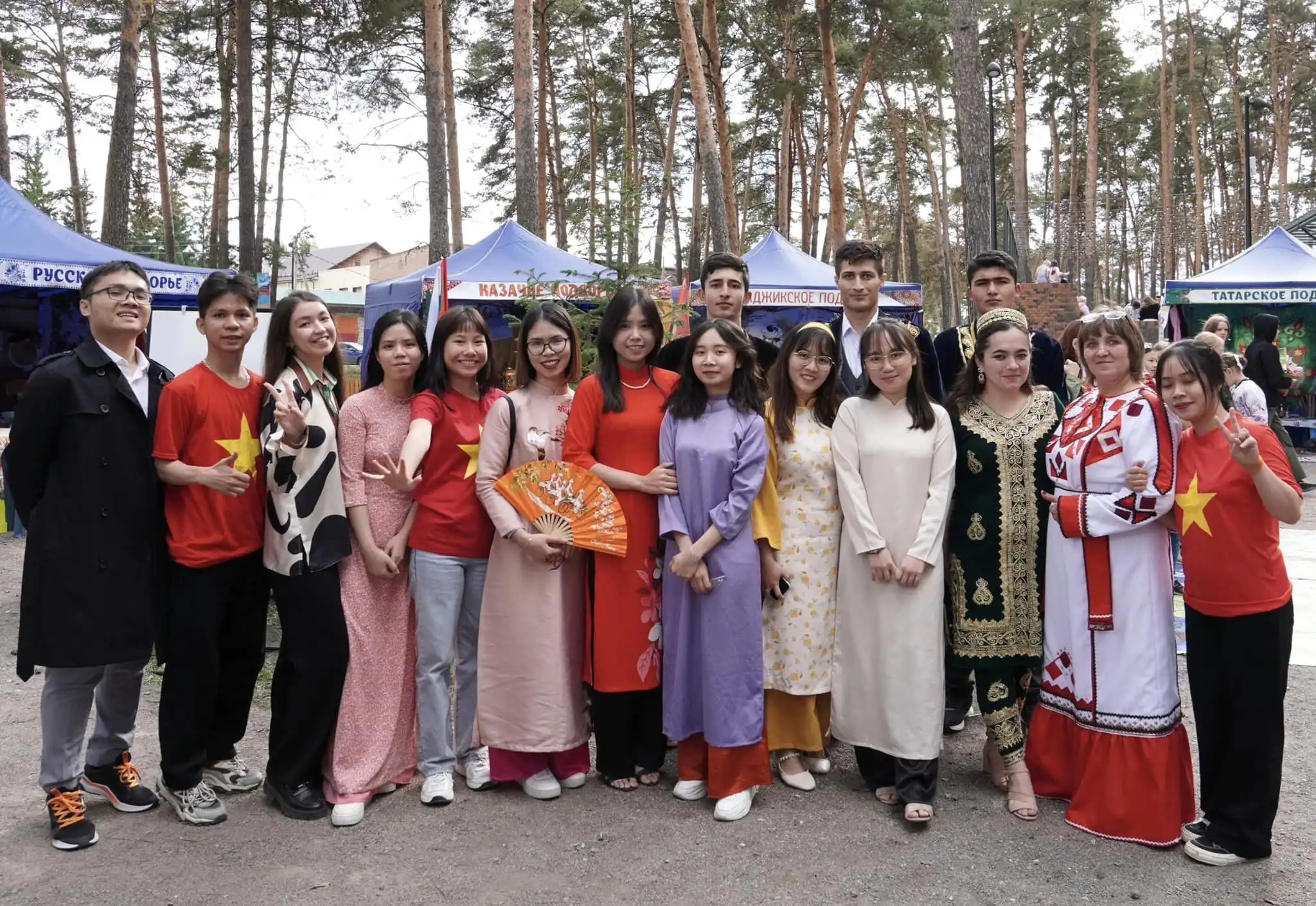 Sinh viên Việt Nam tha dự Lễ hội trà 2023 tại thành phố Zavodoukovsk 1 sinh vien viet nam tha du le hoi tra 2023 tai thanh pho zavodoukovsk