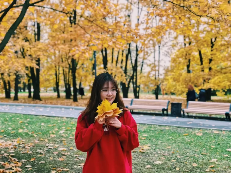 pham le minh hang cu nhan luat dai hoc quan ly quoc gia nga 1