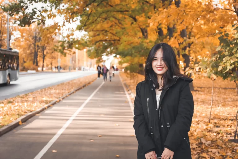 pham linh duyen cu nhan kinh te dai hoc kinh te quoc dan nga mang ten plekhanov 3