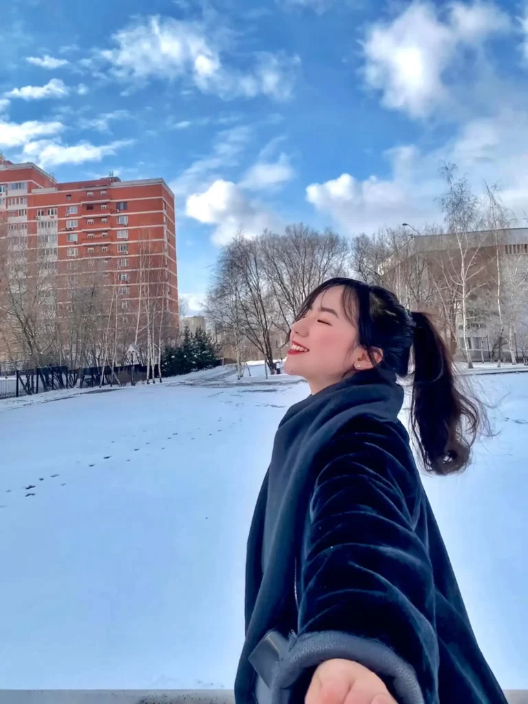 trinh phuong hoa cu nhan luat dai hoc kinh te quoc dan nga mang ten plekhanov 6