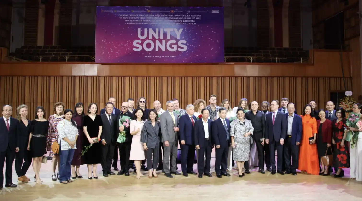 Unity Songs: Giai điệu Nga ngân vang trên đất Việt 1 unity songs giai dieu nga ngan vang tren dat viet