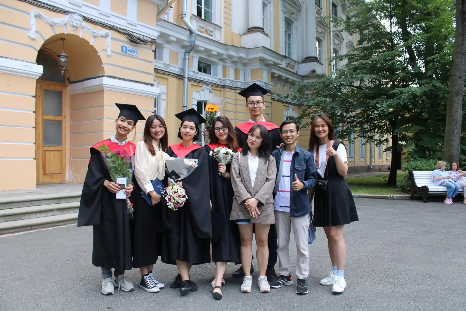 Đại học Sư phạm Quốc gia Nga mang tên Herzen 31 herzen sinh vien tot nghiep