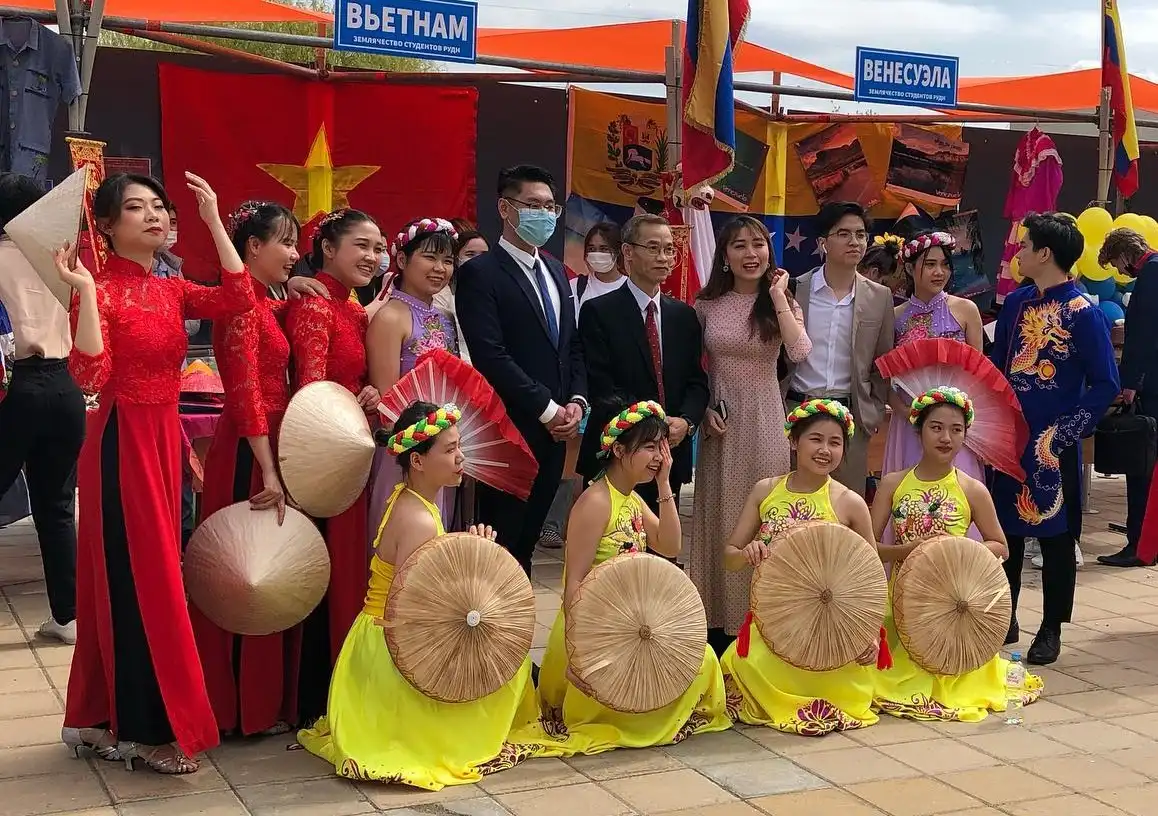 Đại học tổng hợp Hữu nghị các dân tộc Nga «RUDN» 21 rudn sinh vien viet nam 01