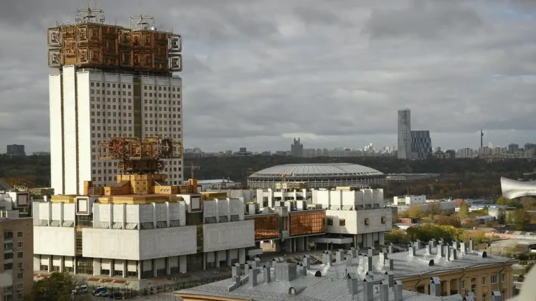 nhung vien si vien han lam khoa hoc nga la nguoi viet nam