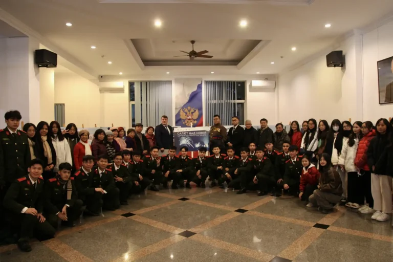 trung tam van hoa nga tai ha noi ky niem 80 nam giai phong leningrad