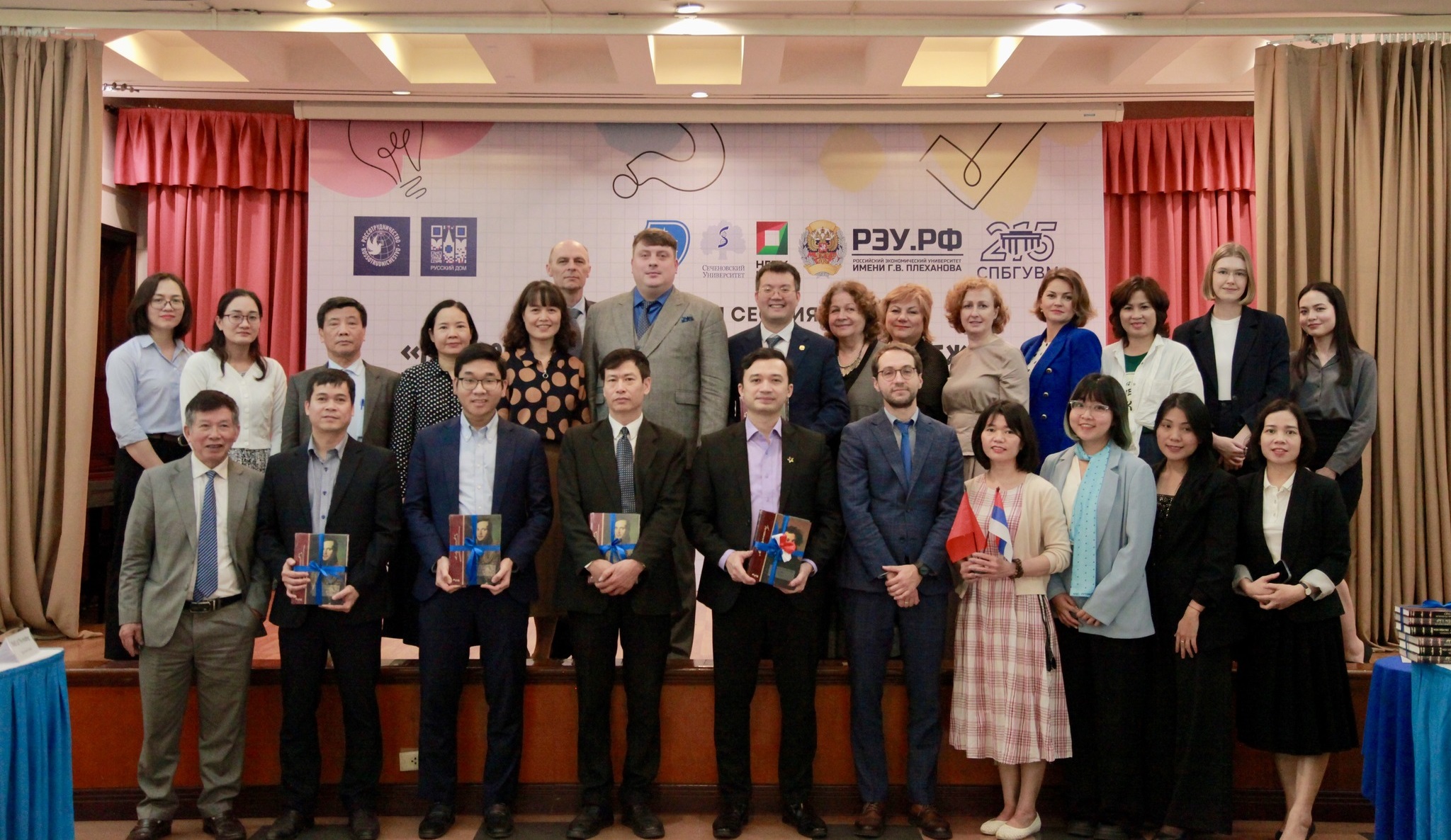 Khép lại triển lãm Các trường đại học Nga - Sự lựa chọn tốt nhất 2024 1 khep lai trien lam cac truong dai hoc nga su lua chon tot nhat 2024