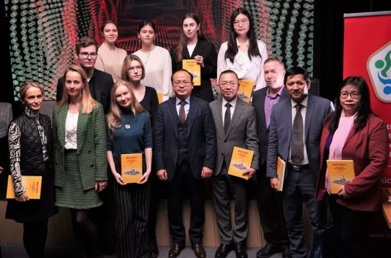 Quỹ "Truyền thống và Hữu nghị" trong thúc đẩy hợp tác Nga-Việt 10 quy truyen thong va huu nghi trong thuc day hop tac nga viet 1