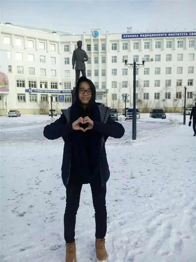 cu nhan vu ba sang dai hoc lien bang dong bac ammosov 3