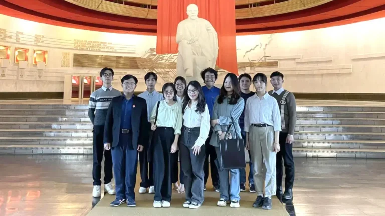 Hoạt động kỷ niệm của du học sinh Việt Nam nhân 154 năm ngày sinh Lenin 15 hoat dong ky niem cua du hoc sinh viet nam nhan 154 nam ngay sinh lenin