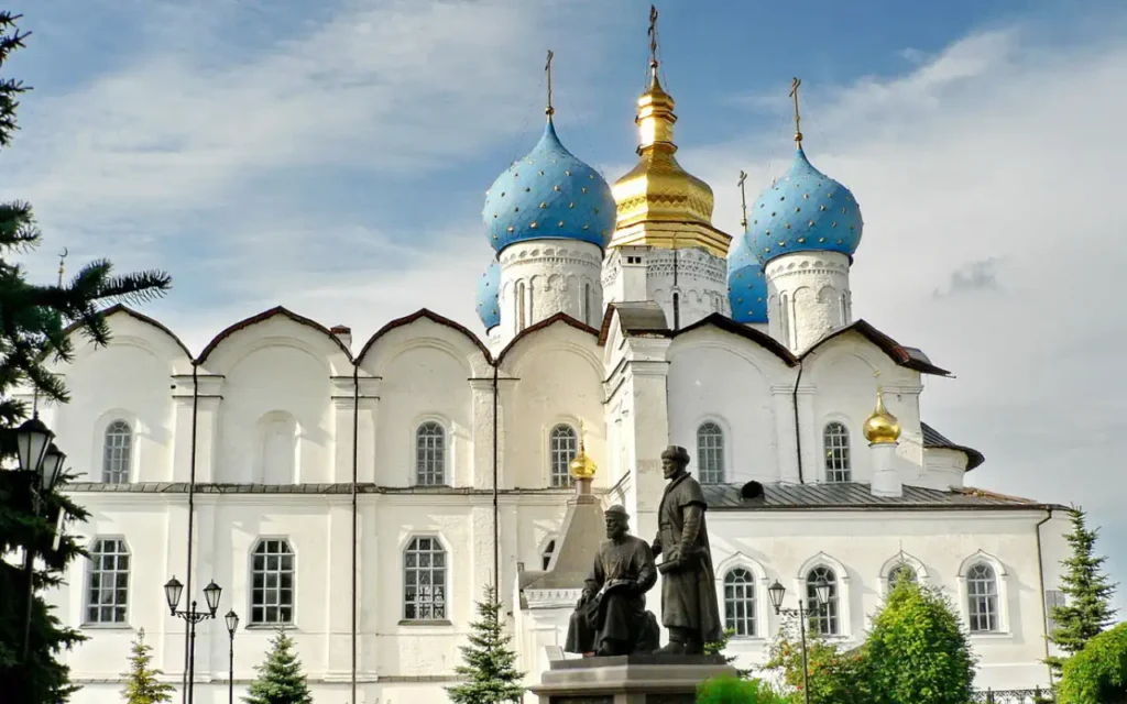 kremli kazan nha tho truyen tin