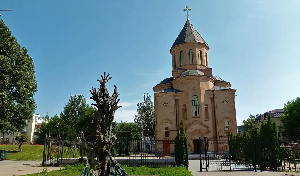 rostov nha tho phuc sinh than thanh