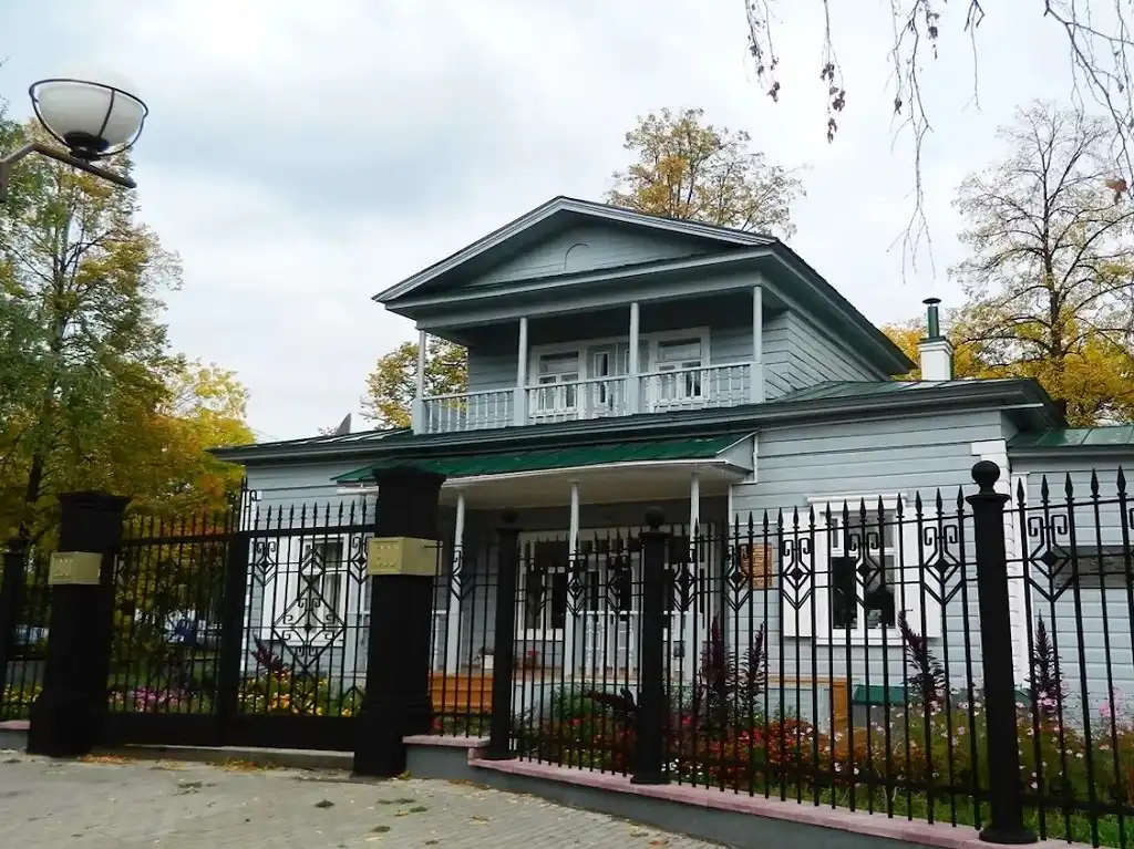 ufa bao tang dinh thu lenin