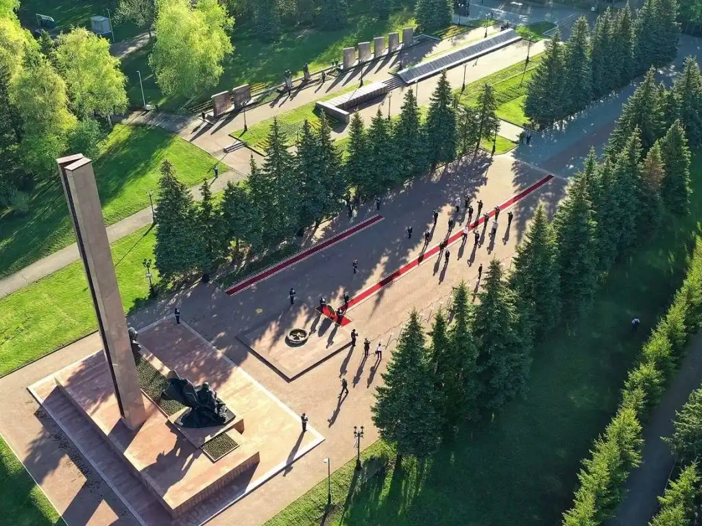 ufa tuong dai cong vien chien thang