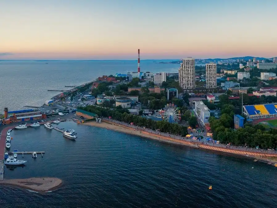 vladivostok quang truong cong vien giai tri thuy cung bao tang phao dai