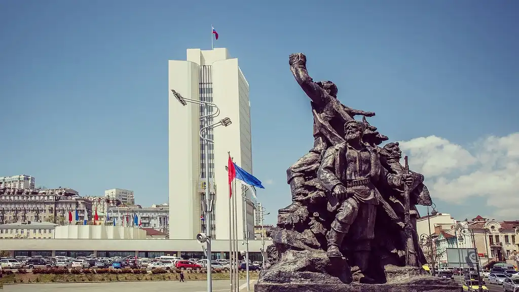 vladivostok toa nha hanh chinh va tuong dai hong quan