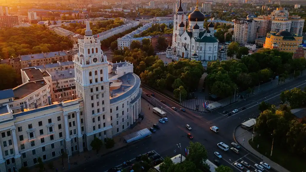 voronezh toa nha duong sat