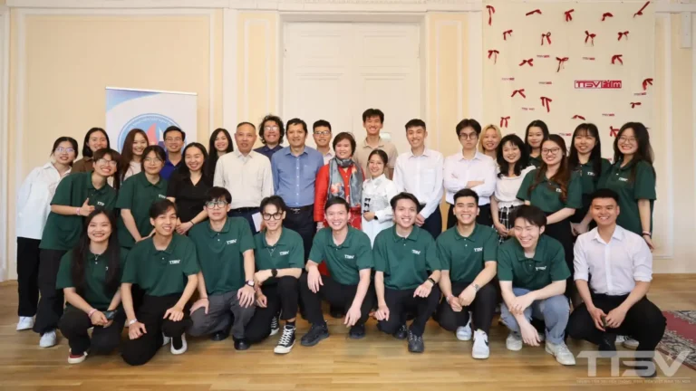 du hoc sinh viet nam hoc tap kinh nghiem dich thuat tu dich gia