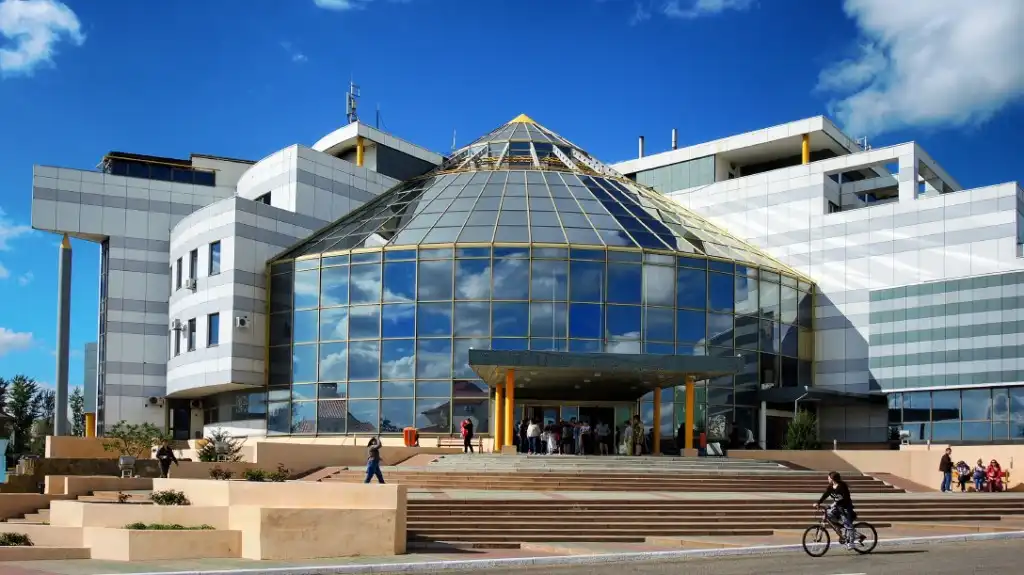 elista bao tang vinh quang co vua