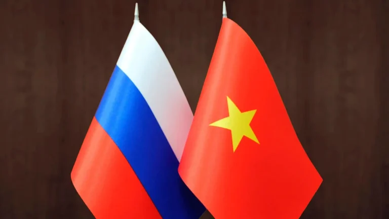 flag vietnam russia